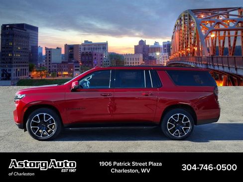 Used 2023 Chevrolet Suburban RST w/ Luxury Package image 6