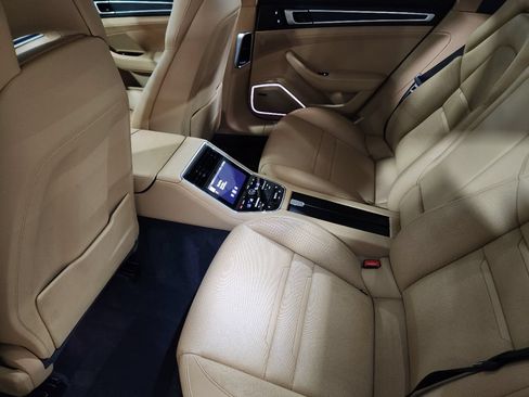 Used 2022 Porsche Panamera image 51