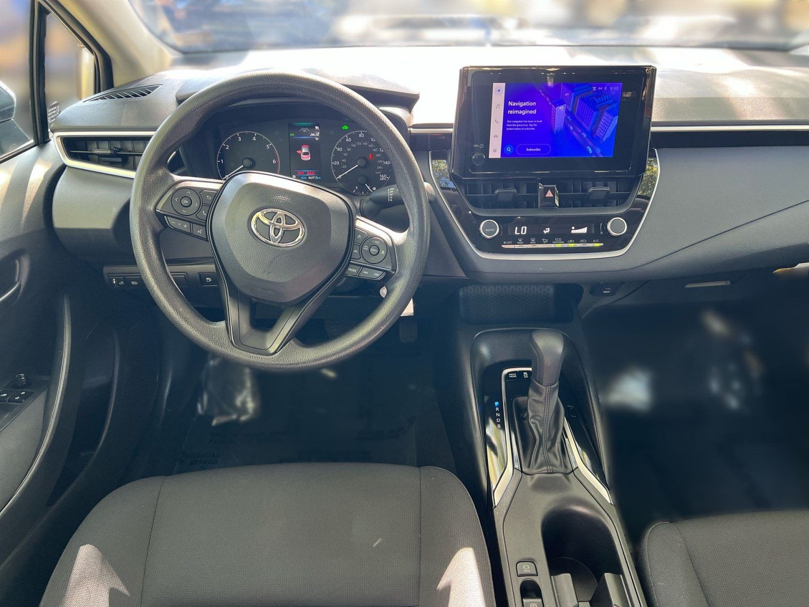 Used 2025 Toyota Corolla LE FWD image 21