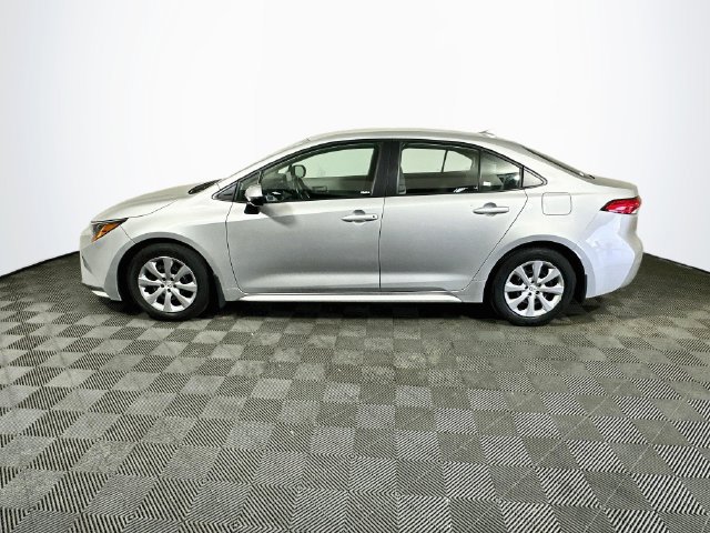 Certified 2025 Toyota Corolla LE FWD image 5