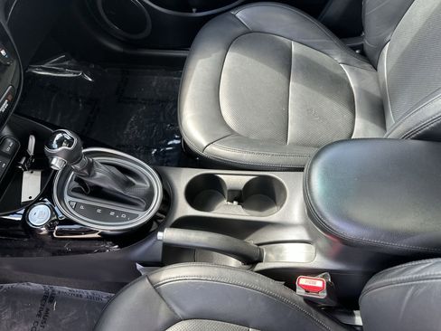Used 2016 Kia Soul ! w/ Premium Package image 21