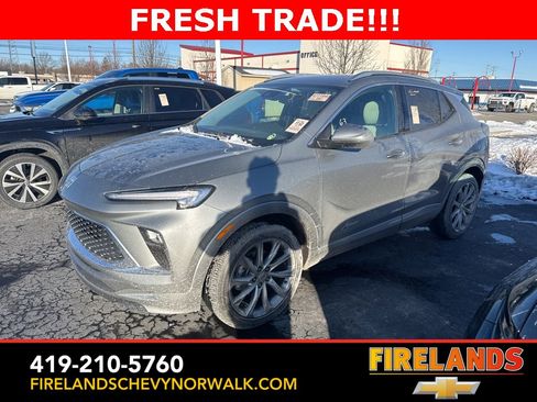 Used 2024 Buick Encore GX Avenir w/ Avenir Convenience Package image 23