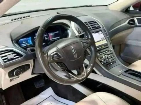 Used 2018 Lincoln MKZ Hybrid w/ Technology Package image 12