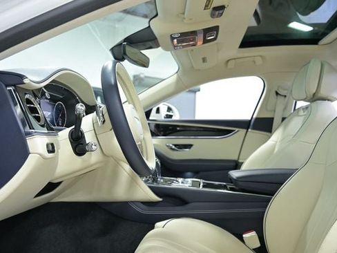 Used 2024 Bentley Flying Spur V8 AWD/4WD image 20
