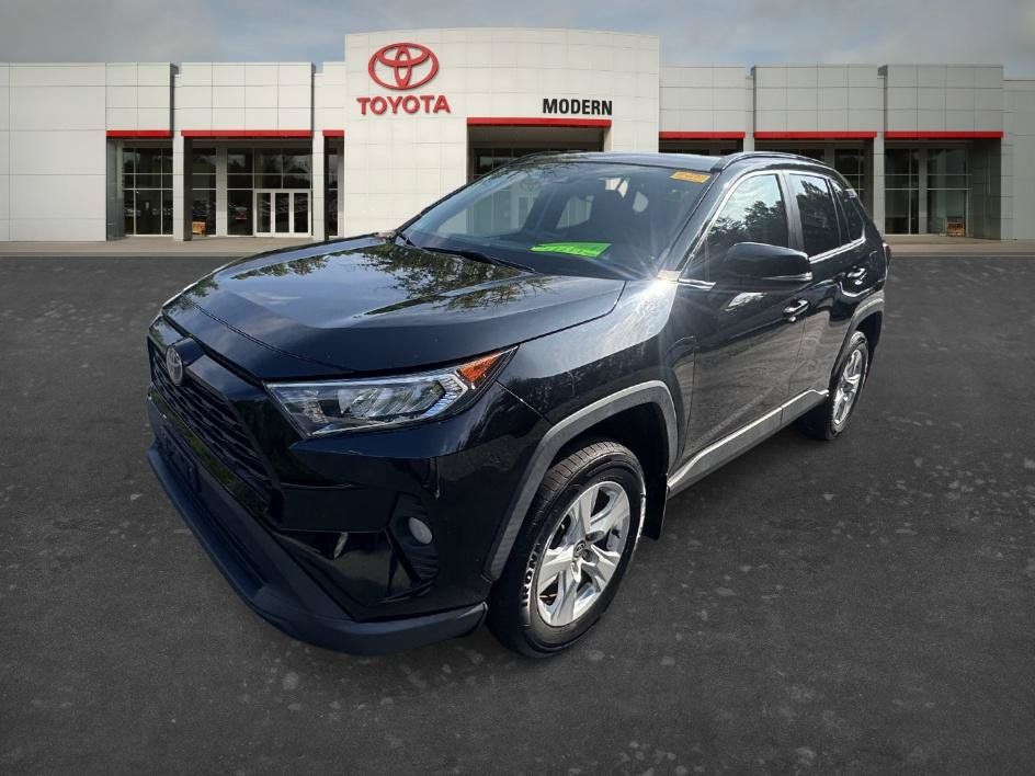 Used 2020 Toyota RAV4 XLE w/ Convenience Package AWD/4WD image 2