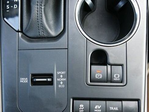 Used 2022 Toyota Highlander XLE image 26