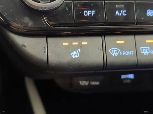 Used 2023 Hyundai Elantra Limited image 8