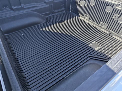 Certified 2025 Nissan Frontier SV w/ Tow Package image 8