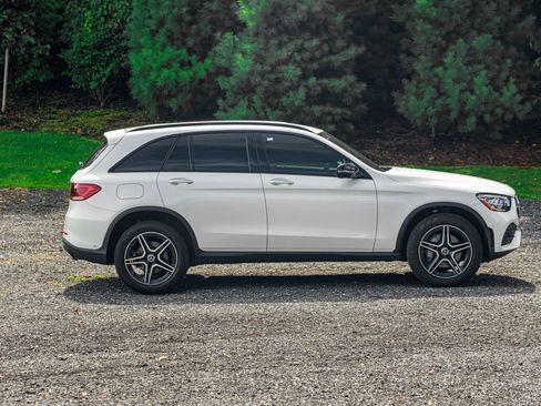 Used 2021 Mercedes-Benz GLC 300 w/ AMG Line image 11