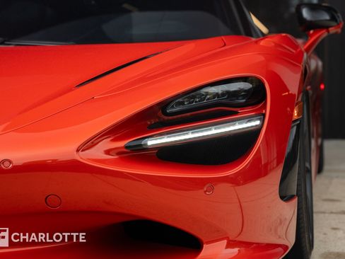 Used 2025 McLaren 750S Spider RWD image 6
