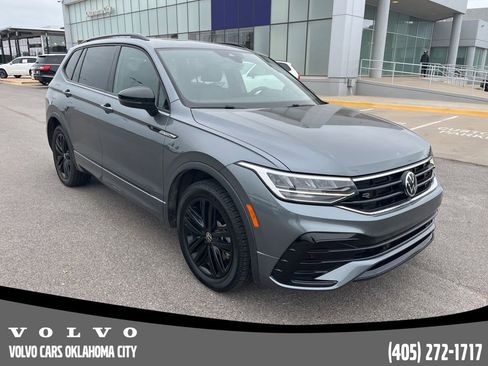 Used 2022 Volkswagen Tiguan SE R-Line AWD/4WD image 3