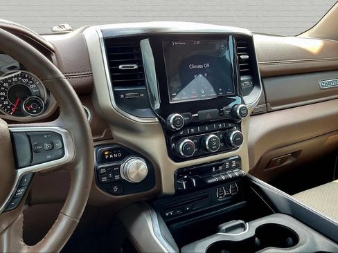 Used 2019 RAM 1500 Laramie AWD/4WD image 8