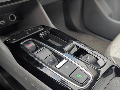 Used 2022 Chevrolet Bolt EUV Premier FWD image 17