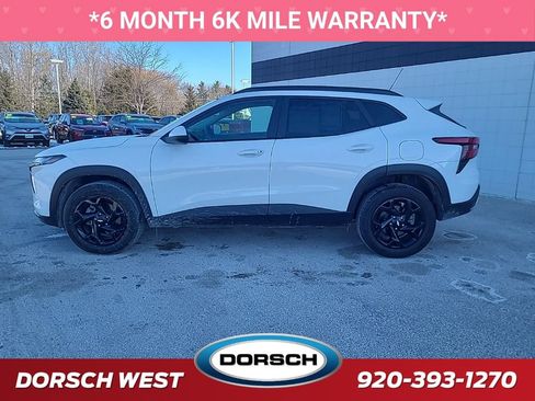 Used 2024 Chevrolet Trax LT image 3