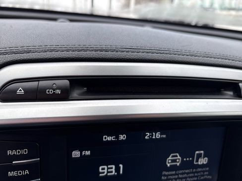 Used 2019 Kia Sorento EX image 18