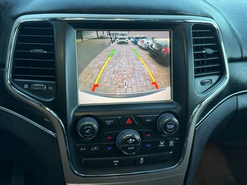 Used 2014 Jeep Grand Cherokee Summit image 16