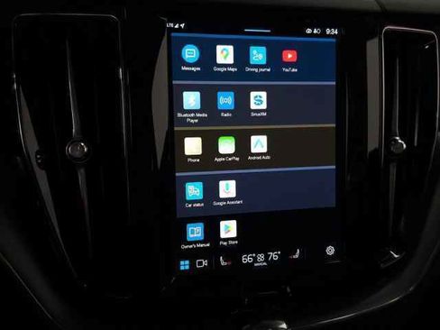 Certified 2025 Volvo XC60 B5 Core image 26