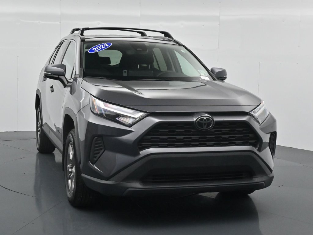 Used 2024 Toyota RAV4 XLE FWD image 3