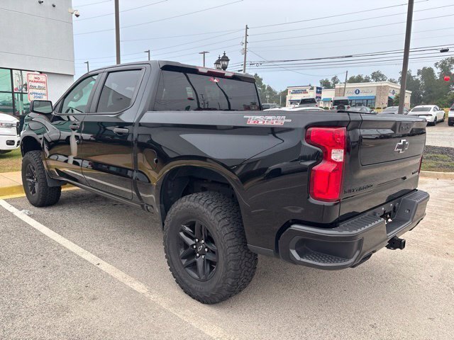 Used 2021 Chevrolet Silverado 1500 Custom Trail Boss w/ Midnight Edition AWD/4WD image 5