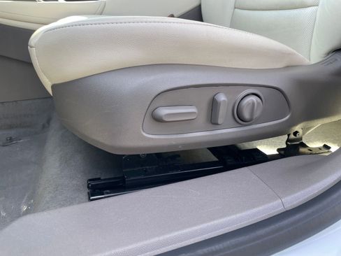 Used 2024 Chevrolet Malibu LT image 23