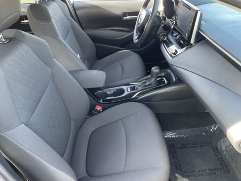 Used 2021 Toyota Corolla LE w/ Carpet Mat Package (TMS) image 10