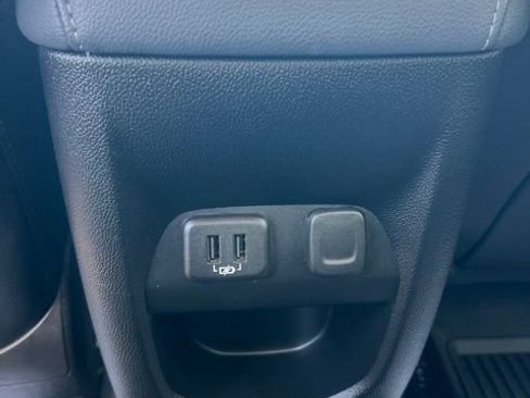 Used 2020 Chevrolet Colorado Z71 AWD/4WD image 14