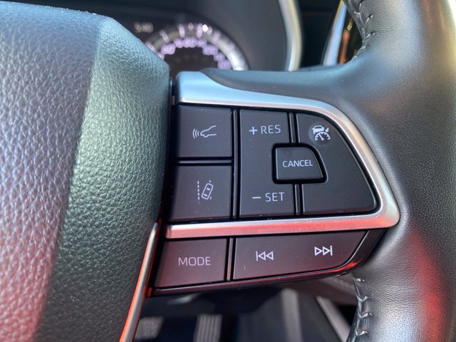 Used 2024 Toyota Highlander Limited AWD/4WD image 22