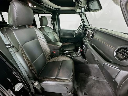 Certified 2021 Jeep Gladiator Overland AWD/4WD image 40