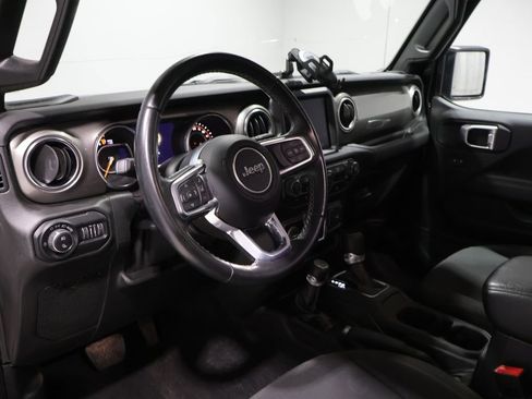 Used 2020 Jeep Gladiator Overland AWD/4WD image 15