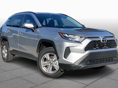 Used 2025 Toyota RAV4 XLE image 3