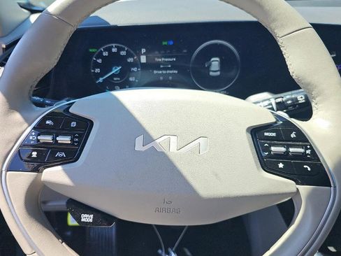 Certified 2023 Kia Niro Wind w/ Wind Preserve Package FWD image 11