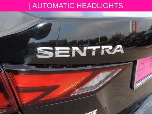 Certified 2022 Nissan Sentra SV image 11