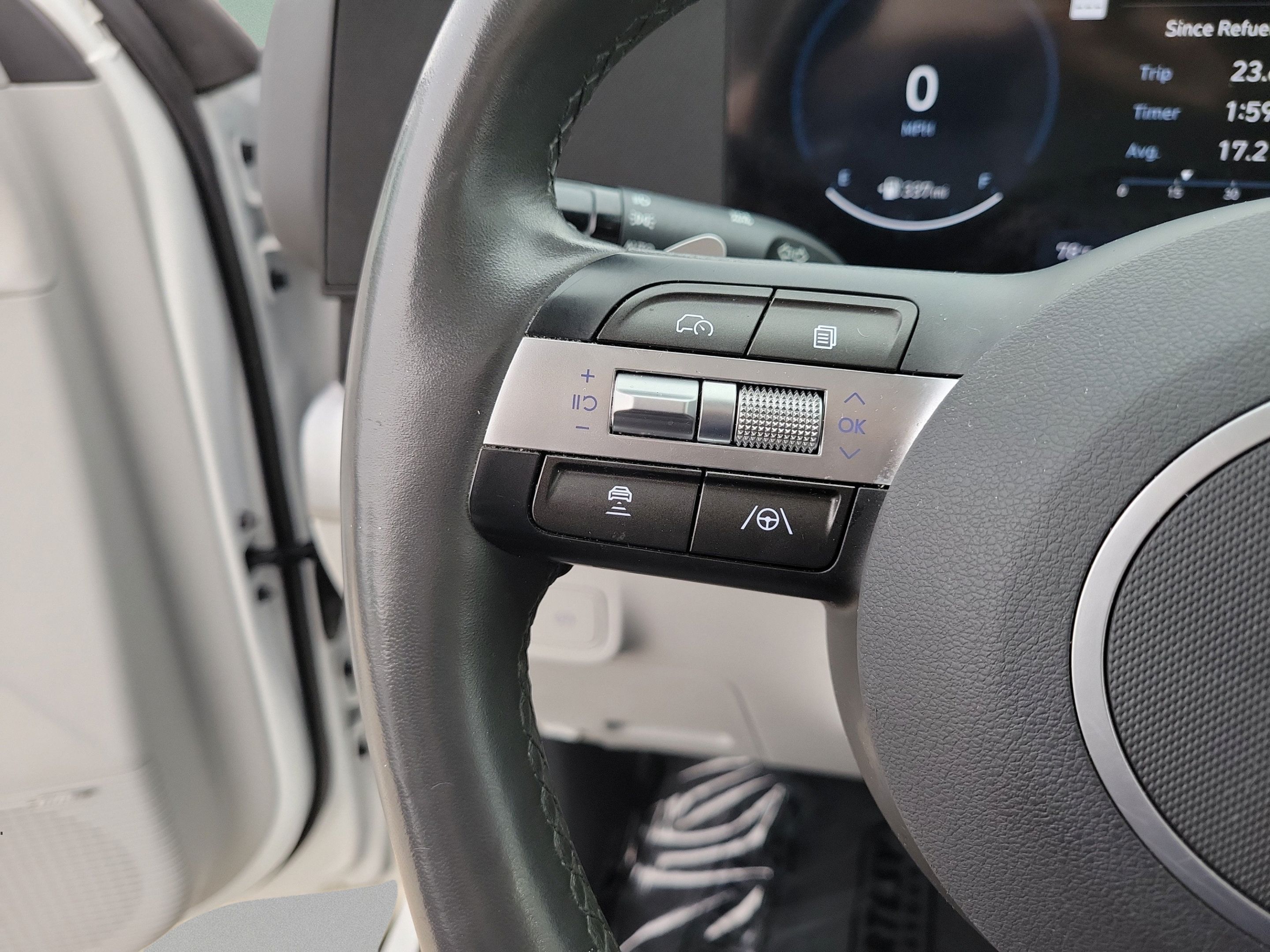 Used 2024 Hyundai Kona Limited FWD image 26