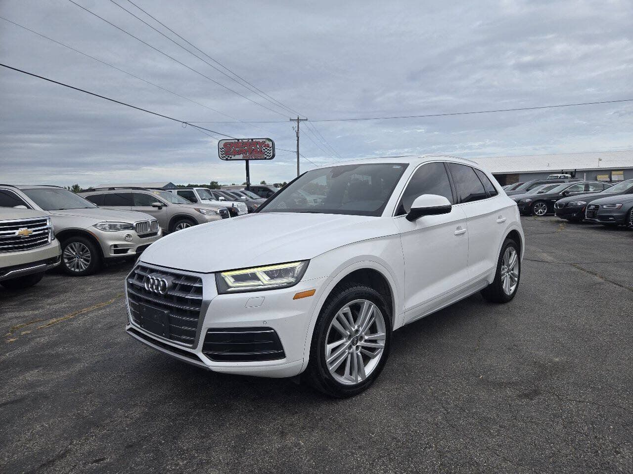 Used 2018 Audi Q5 2.0T Premium Plus w/ Premium Plus Package AWD/4WD image 2