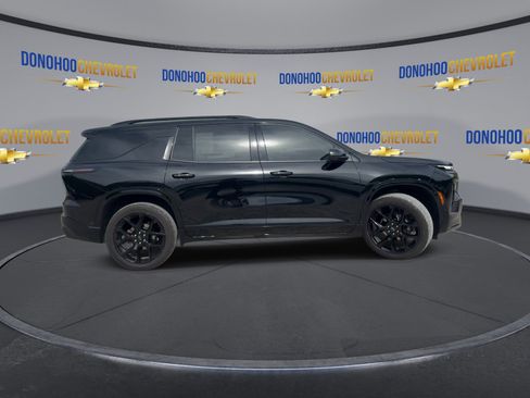 Used 2024 Chevrolet Traverse RS image 12