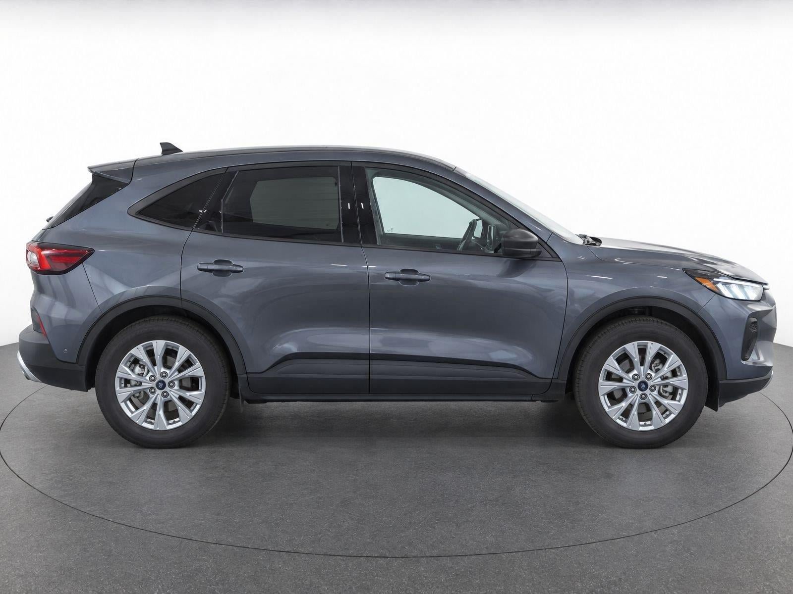 Used 2025 Ford Escape Active w/ Cold Weather Package AWD/4WD image 8