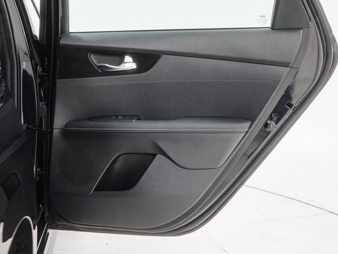 Used 2022 Kia Forte GT-Line w/ GT-Line Technology Package FWD image 38