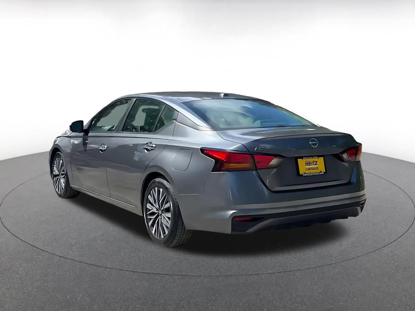 Used 2025 Nissan Altima 2.5 SV FWD image 10