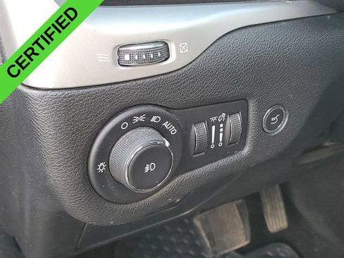 Used 2017 Jeep Cherokee Trailhawk w/ Comfort & Convenience Group AWD/4WD image 36