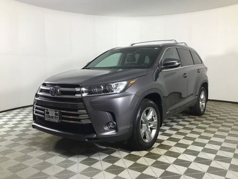 Certified 2019 Toyota Highlander Limited image 3