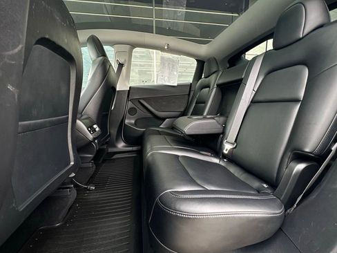 Used 2021 Tesla Model Y Long Range image 21