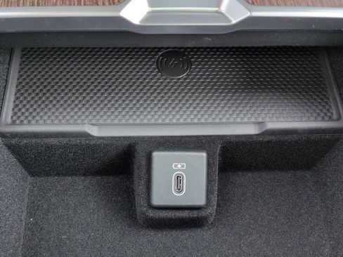 New 2026 Land Rover Range Rover SE image 33