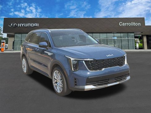 Used 2025 Kia Sorento S w/ Panoramic Sunroof Package FWD image 3