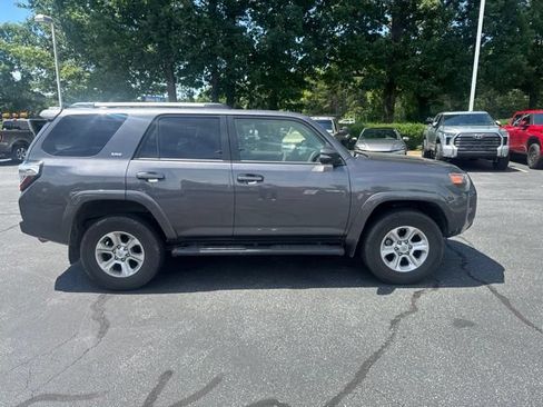 Used 2023 Toyota 4Runner SR5 Premium w/ Moonroof Package AWD/4WD image 4