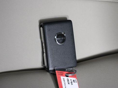 Used 2026 Volvo XC60 B5 Plus w/ Protection Package Premier image 33