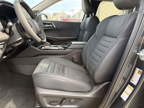 New 2026 Mitsubishi Outlander SE image 9