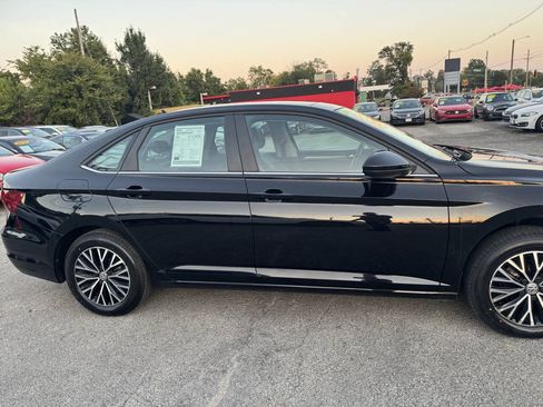 Used 2020 Volkswagen Jetta SE w/ SE Cold Weather Package FWD image 4