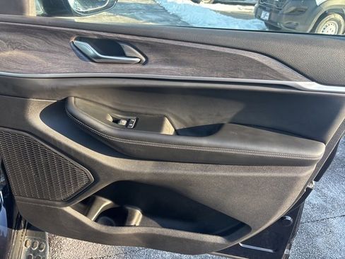 Used 2024 Jeep Grand Cherokee L Limited w/ Luxury Tech Group II image 15