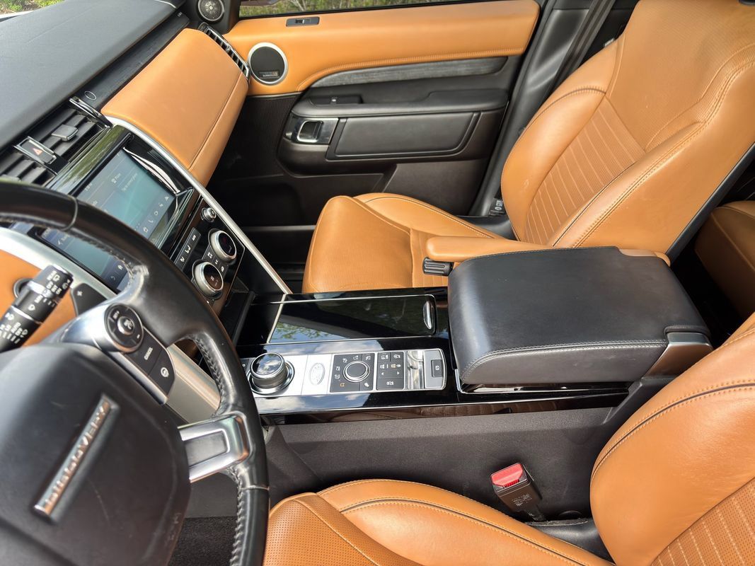 Used 2017 Land Rover Discovery HSE Luxury AWD/4WD image 28