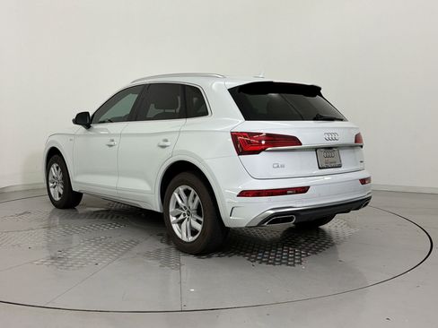 Used 2022 Audi Q5 2.0T Premium w/ Convenience Package AWD/4WD image 3